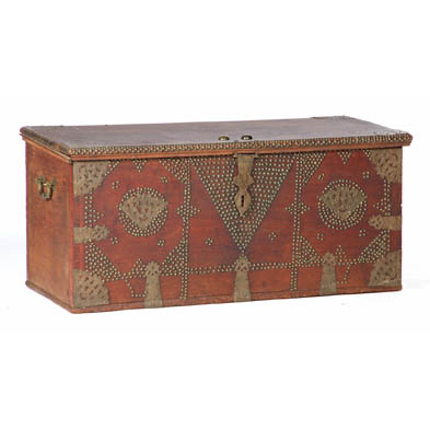 moroccan-medina-dower-chest