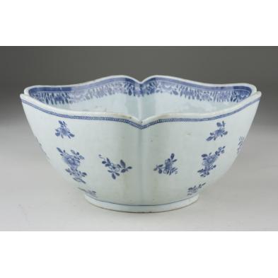 chinese-export-blue-white-porcelain-center-bowl
