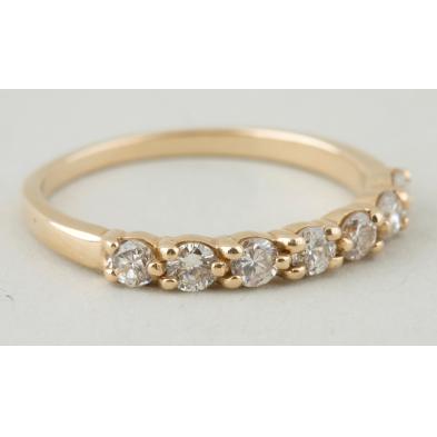 14kt-yellow-gold-diamond-wedding-band