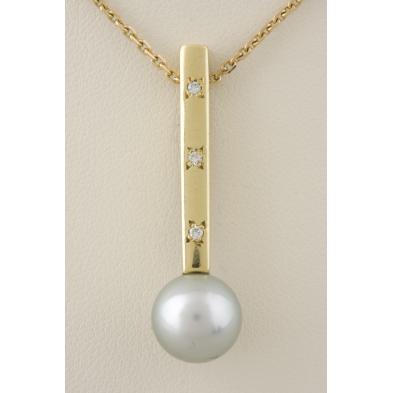 18kt-diamond-tahitian-pearl-pendant