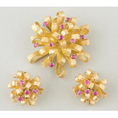 18kt-gold-ruby-ribbon-motif-earrings-brooch
