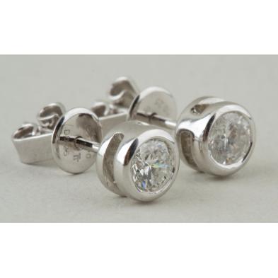 14kt-white-gold-diamond-stud-earrings