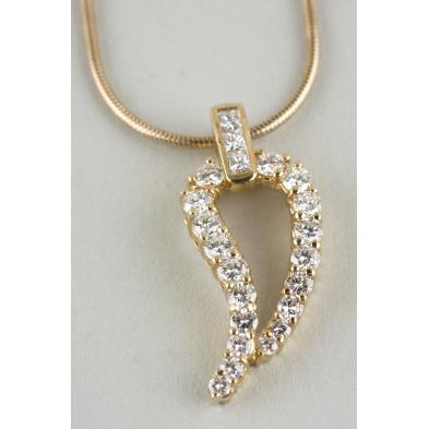 14kt-yellow-gold-and-diamond-leaf-motif-pendant