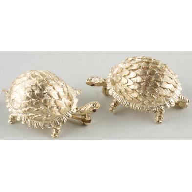 pair-of-14kt-yellow-gold-turtle-brooches