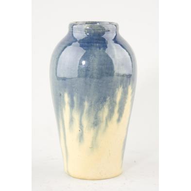 nc-pottery-auman-cabinet-vase-ca-1930