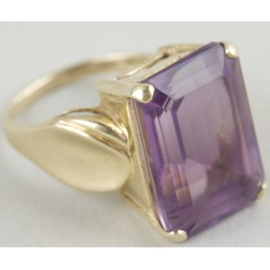 14kt-yellow-gold-and-amethyst-ring