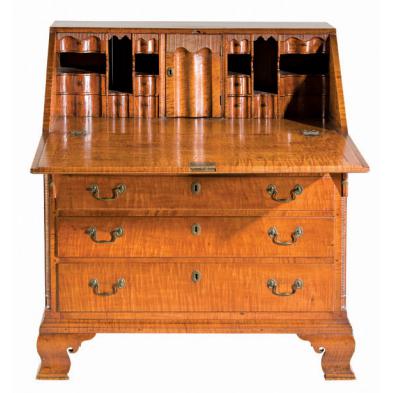 pennsylvania-chippendale-tiger-maple-desk