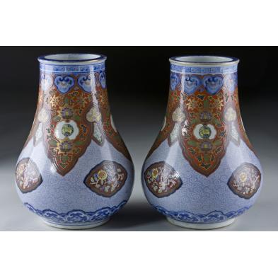 pair-of-japanese-kutani-porcelain-vases