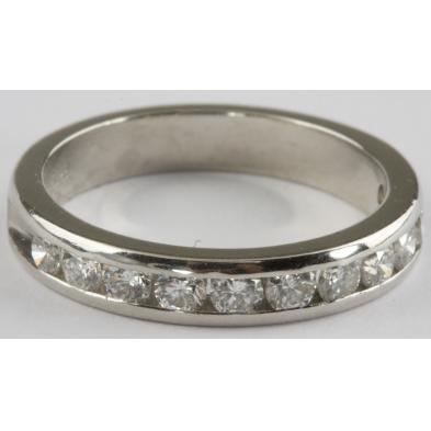 14kt-white-gold-diamond-wedding-band