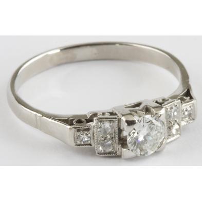 antique-style-platinum-diamond-ring