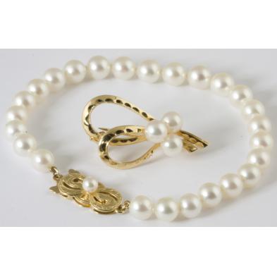 two-pieces-18-kt-mikimoto-pearl-jewelry