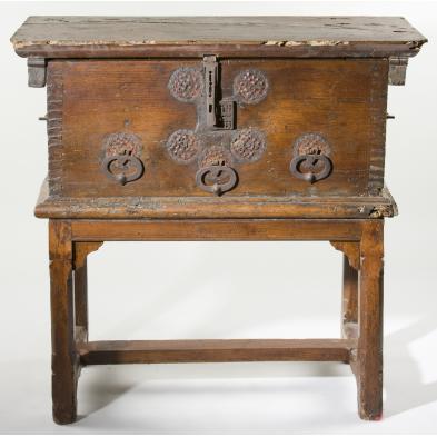 italian-desk-on-stand-17th-century