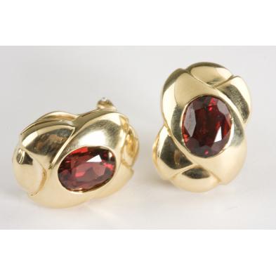 18kt-and-garnet-earclips-by-gucci