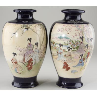pair-of-antique-japanese-porcelain-vases