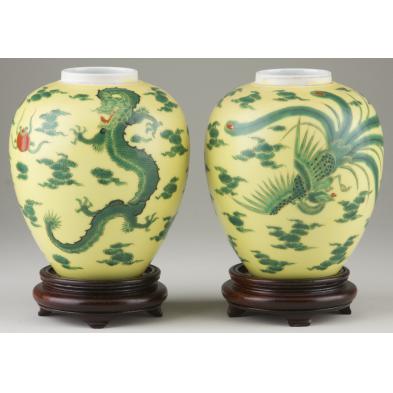 pair-of-japanese-fukugawa-porcelain-jars