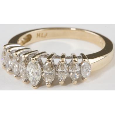 marquise-step-pattern-diamond-ring