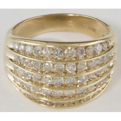 gold-and-diamond-ring