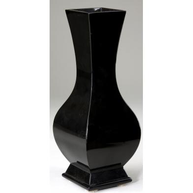 baccarat-art-deco-style-black-crystal-vase