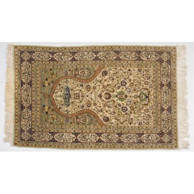 silk-prayer-rug