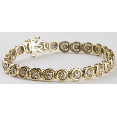 round-diamond-link-bracelet