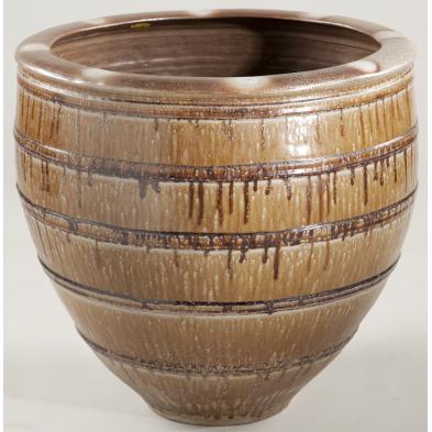 daniel-johnston-open-urn-nc-pottery
