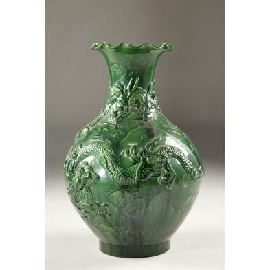 antique-chinese-temple-vase
