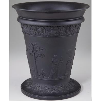 early-wedgwood-basalt-vase