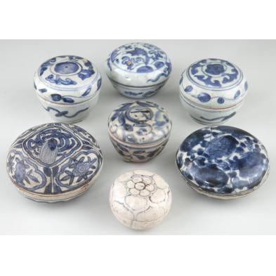 group-of-seven-swatow-blue-and-white-boxes