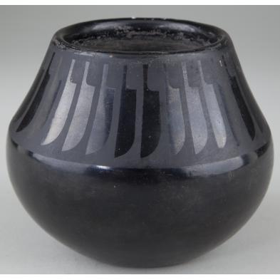 san-ildefonso-pueblo-maria-popovi-blackware-pot