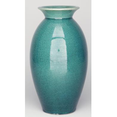chinese-monochromatic-vase