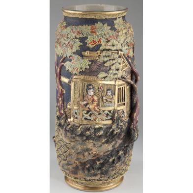 relief-decorated-satsuma-vase