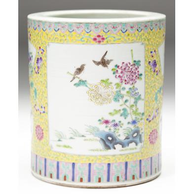 chinese-famille-jaune-porcelain-brush-pot