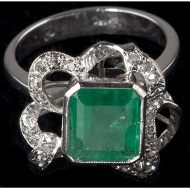 vintage-emerald-and-diamond-cocktail-ring