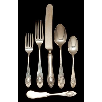 lunt-mount-vernon-sterling-silver-flatware