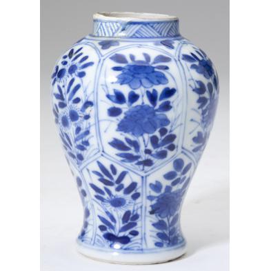 chinese-porcelain-cabinet-vase