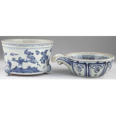 two-pieces-of-chinese-blue-white-porcelain