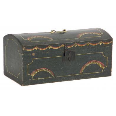paint-decorated-dome-top-trunk