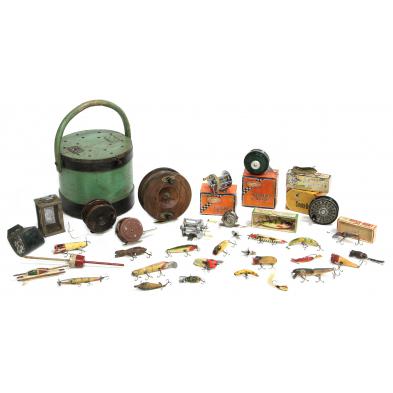 vintage-fishing-accessories
