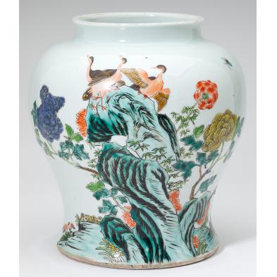 chinese-fencai-porcelain-vase