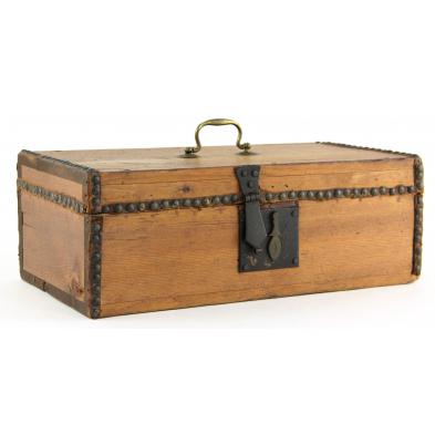 traveling-document-box