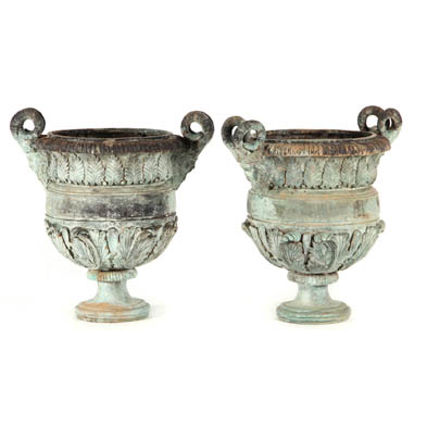 important-pair-of-continental-bronze-urns