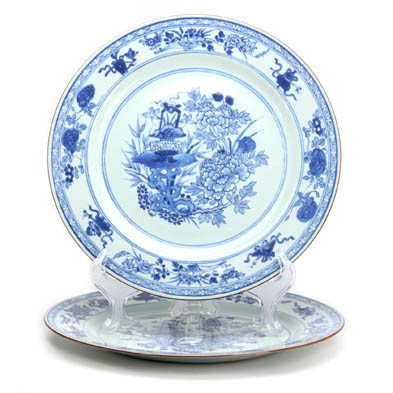pair-of-chinese-porcelain-plates