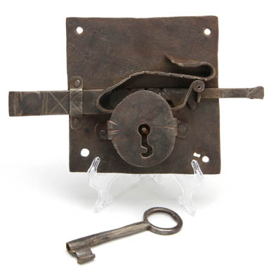 antique-iron-lock-and-key