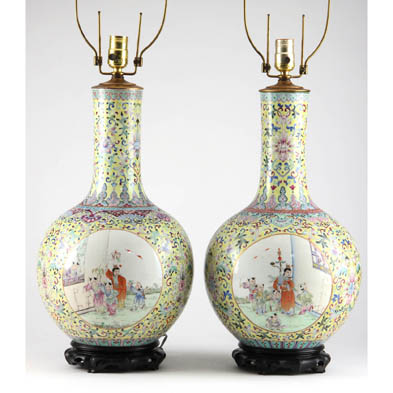 pair-of-chinese-export-porcelain-large-vases