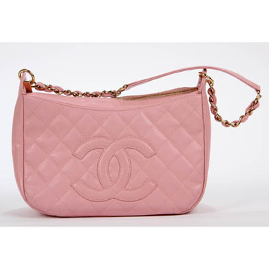 quilted-logo-shoulder-bag-chanel