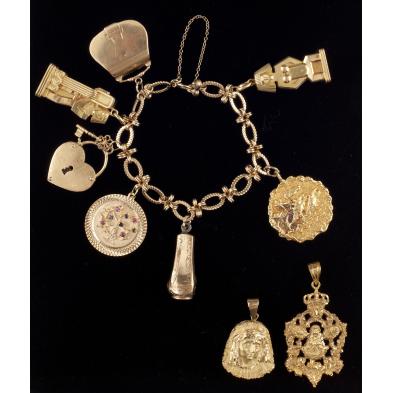 gold-charm-bracelet