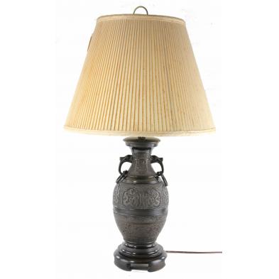 bronze-tone-asian-table-lamp