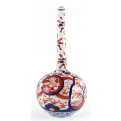 japanese-imari-bottle-vase