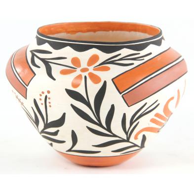 acoma-pottery-vessel