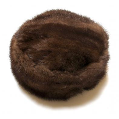 fur-chapeau